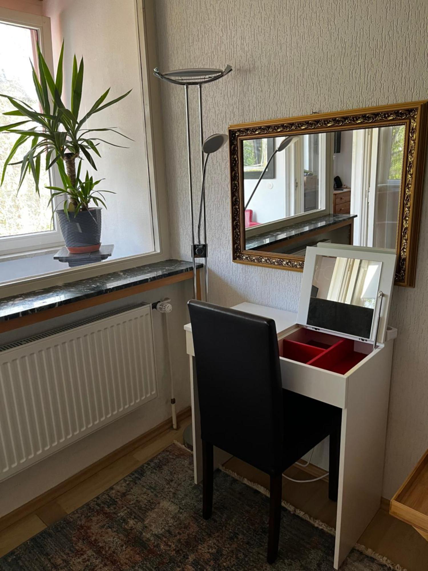 Gemuetliche, Ganze Wohnung In Ruhiger, Zentraler Lage Leverkusen Exterior photo